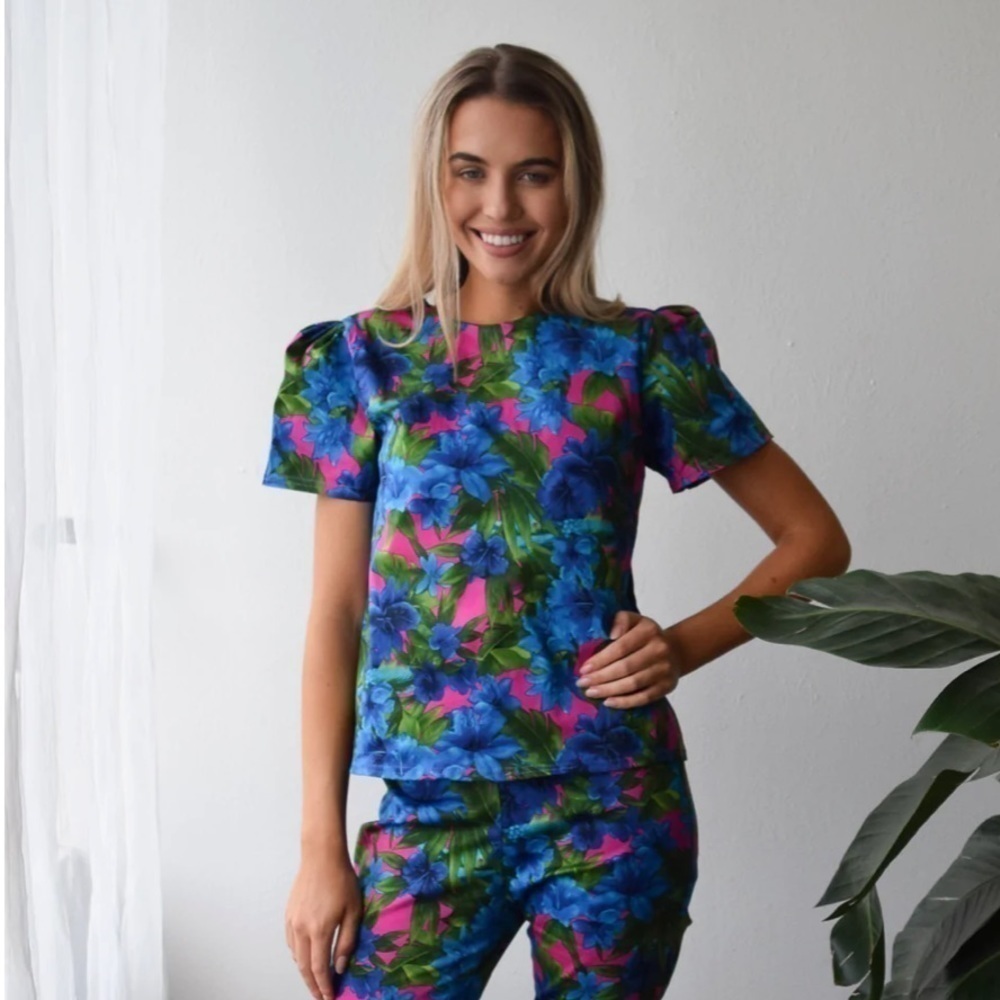 Never a Wallflower Maui Floral Jewel Neck Short Sleeve Top